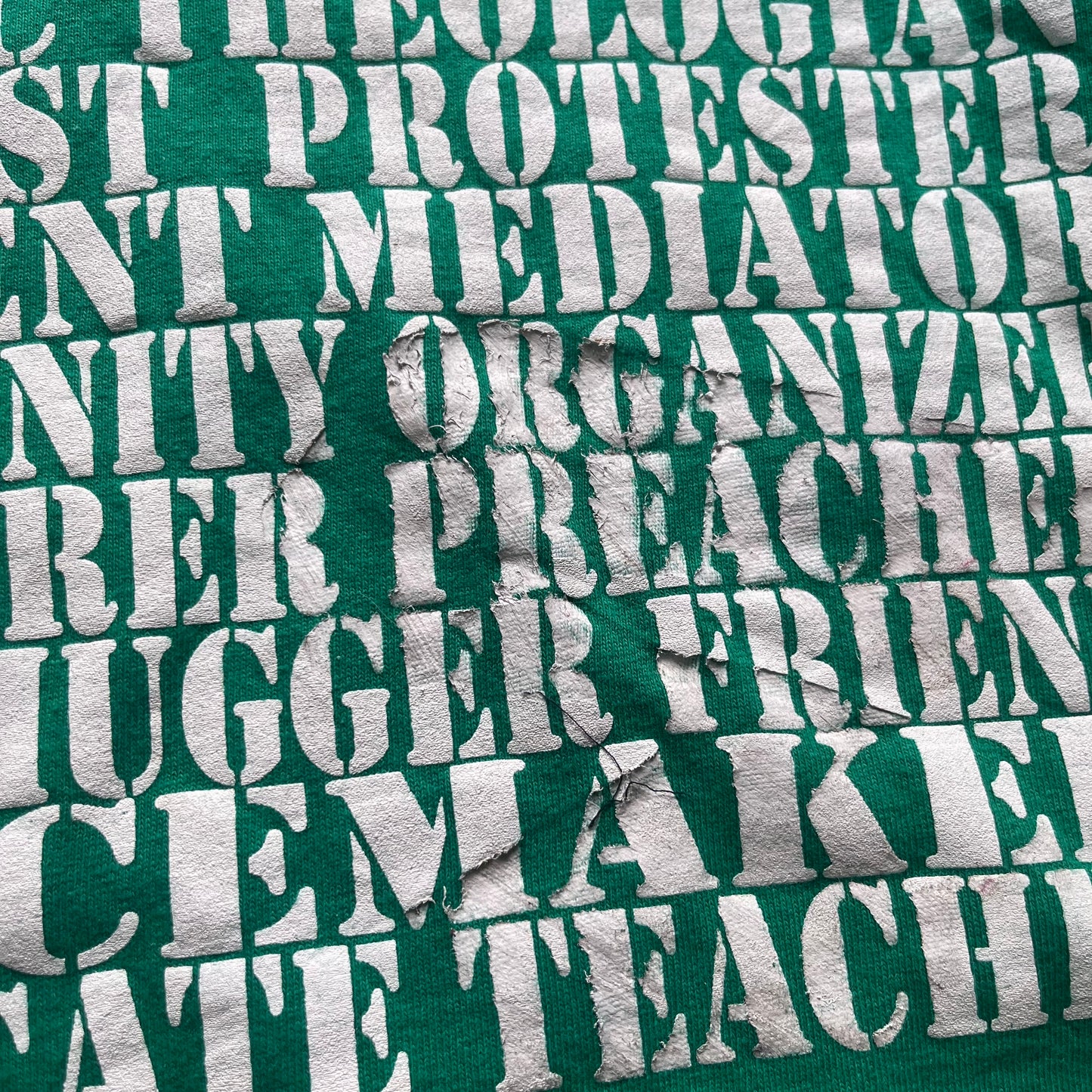 【USED】Gildan Graphic Print Tee Green Distressed