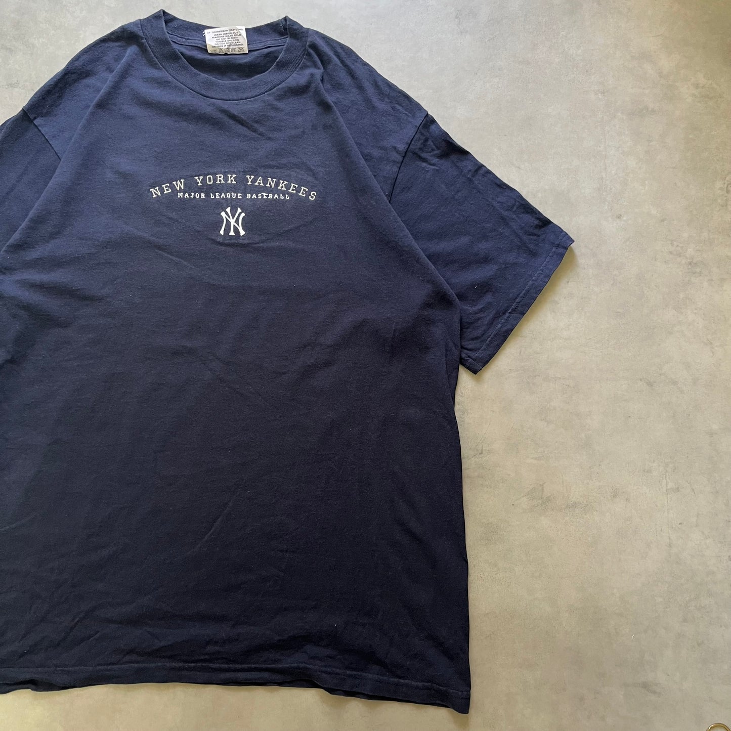 【USED】NY Yankees Embroidered Logo Tee Mexico Made Patch Style