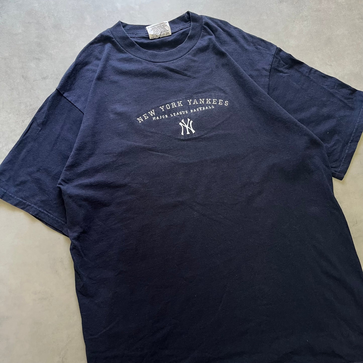 【USED】NY Yankees Embroidered Logo Tee Mexico Made Patch Style