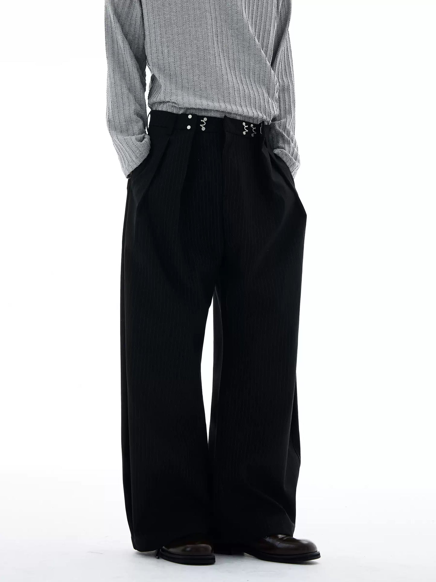 Design Pleated Striped Trousers