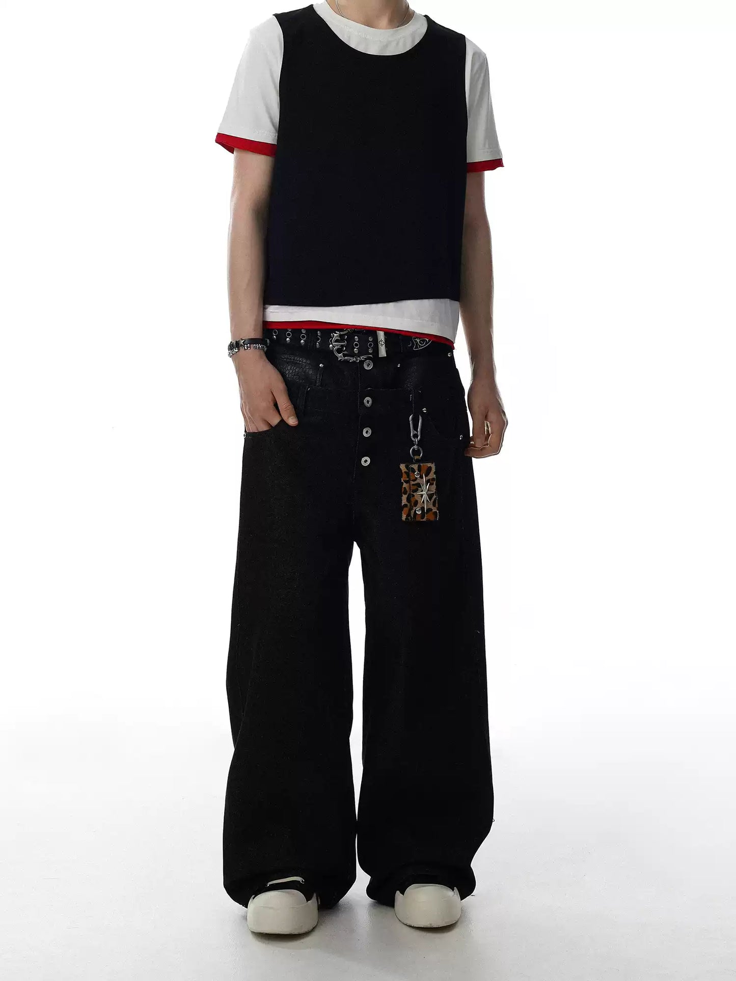 Vintage-Inspired Wide-Leg Denim Pants with Button Detail