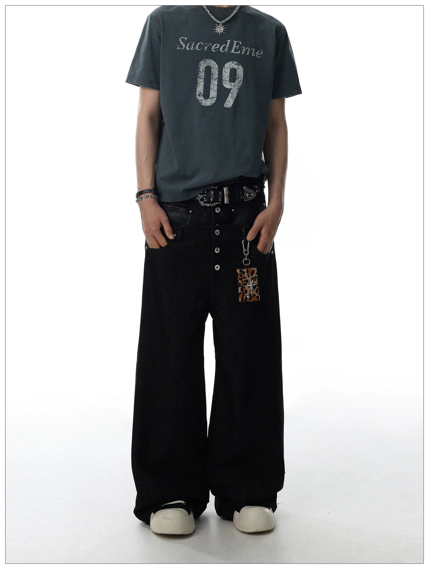 Vintage-Inspired Wide-Leg Denim Pants with Button Detail